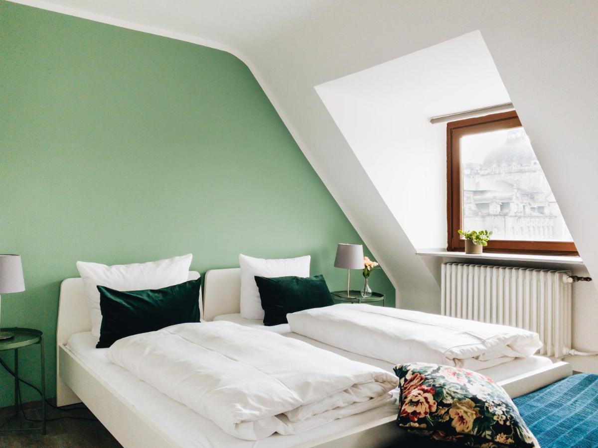 Apollo Apartment