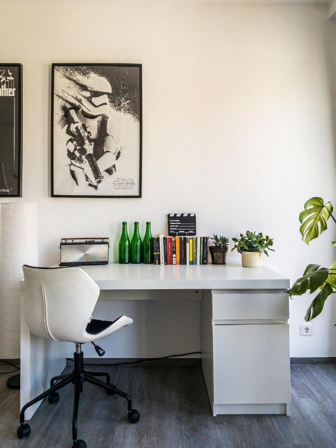 Apollo Apartment *